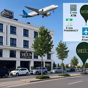 Shelton Airport فندق